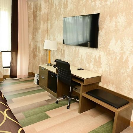 מלון ניו יורק Super 8 By Wyndham Bronx Near Botanical Garden מראה חיצוני תמונה