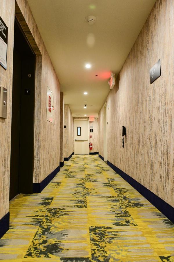 מלון ניו יורק Super 8 By Wyndham Bronx Near Botanical Garden מראה חיצוני תמונה