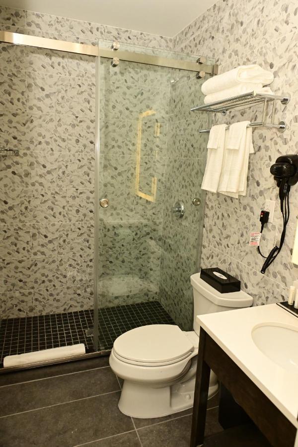 מלון ניו יורק Super 8 By Wyndham Bronx Near Botanical Garden מראה חיצוני תמונה