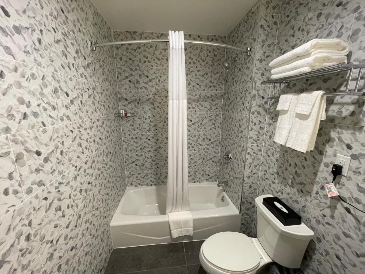מלון ניו יורק Super 8 By Wyndham Bronx Near Botanical Garden מראה חיצוני תמונה